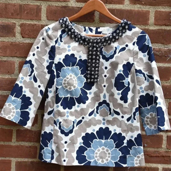 Boden Tops - Boden Beaded 3/4 length sleeve top .